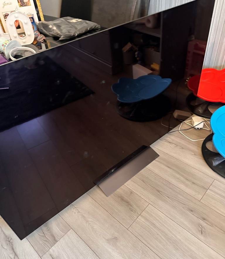 LG OLED 65" 2024 - Selling for Parts/Spares/Repair - Broken Screen