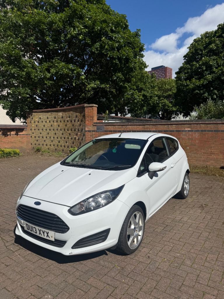 Ford, FIESTA, Hatchback, 2013, Manual, 1241 (cc), 3 doors