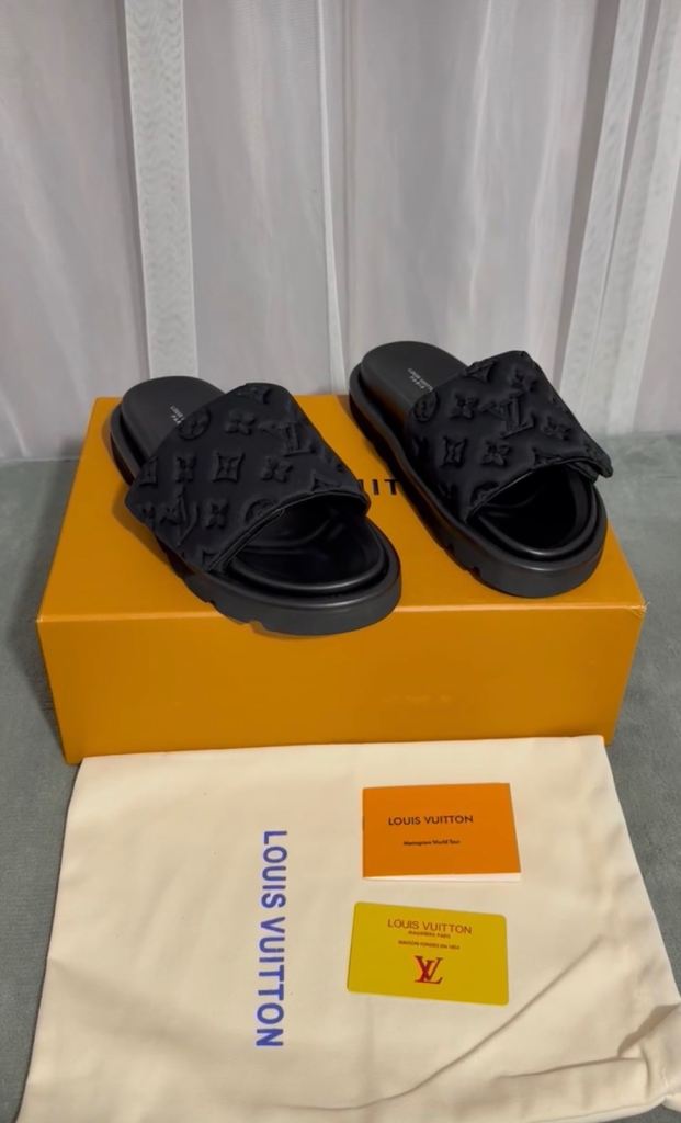 Authentic Women’s LV slides