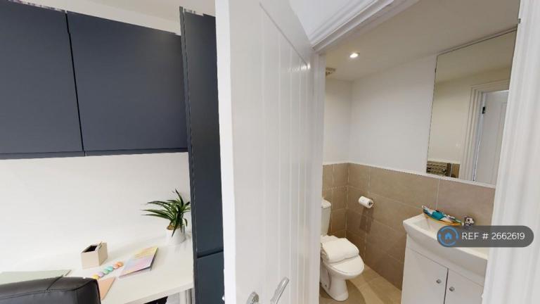 7 bedroom house in Pains Road, Southsea, PO5 (7 bed) (#2662619)