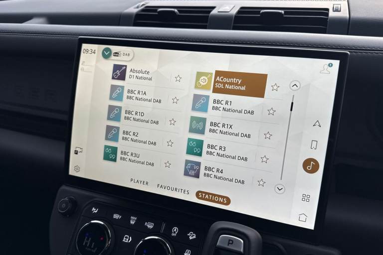 2025 Land Rover Defender 110 4.4 P635 V8 MHEV OCTA Auto 4WD Euro 6 (s/s) 5dr SUV Automatic