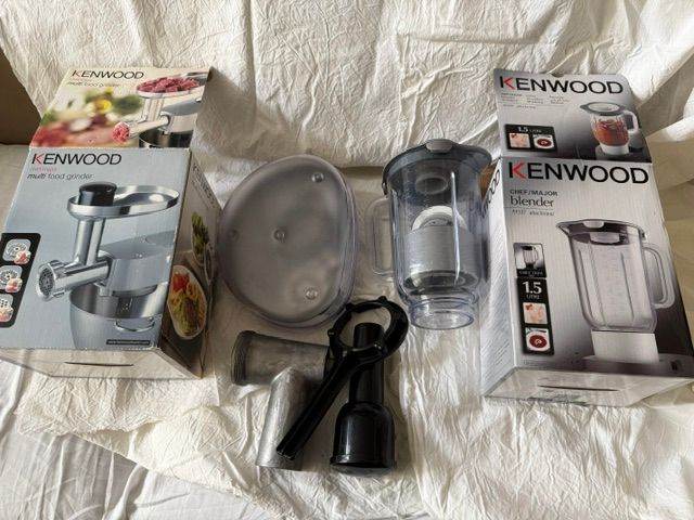 Kenwood Chef Classic, plus mincer and blender