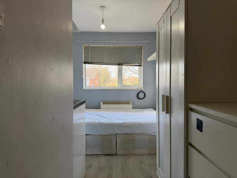 Self-Contained Studio Flat in Harrow - DSS Welcome