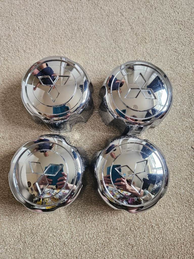 Mitsubishi Challenger or Pajero hub caps