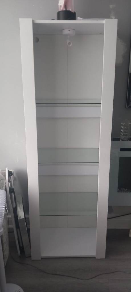 Open White Display Cabinet with Glass Shelves – Good Condition