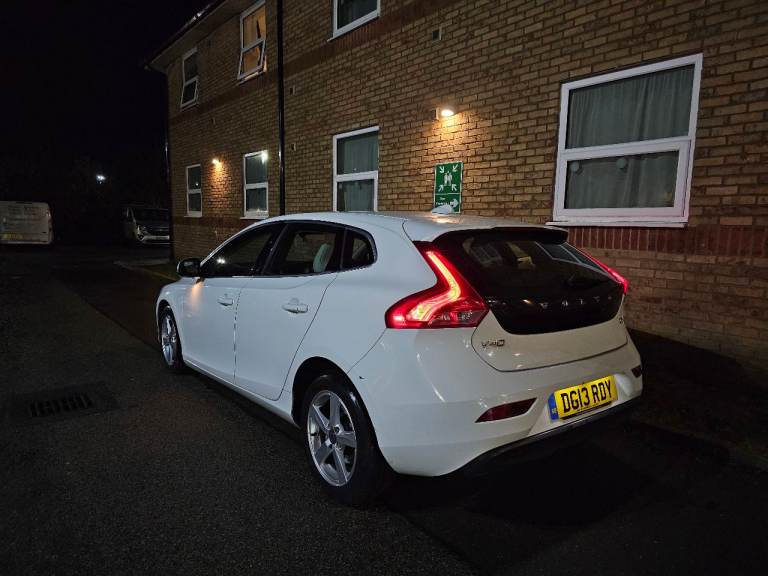 Volvo, V40, Hatchback, 2013, Manual, 1560 (cc), 5 doors