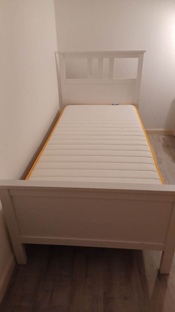 image for Hemnes bed frame.