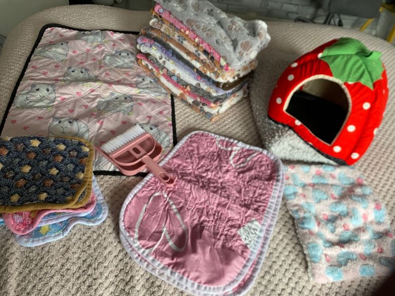 Pet cage and blankets