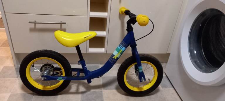 Apollo wizzer balance bike