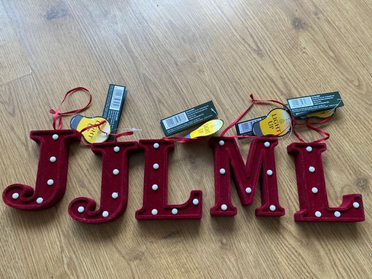 5 light up velvet tree hanging decorations