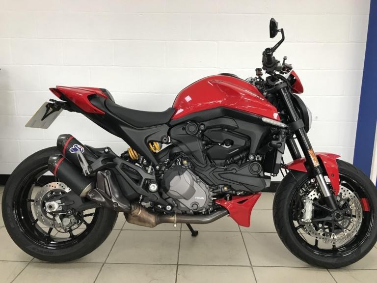 DUCATI MONSTER 937 PLUS, 2022/22, 6,456 MILES, TERMI CANS PLUS MORE