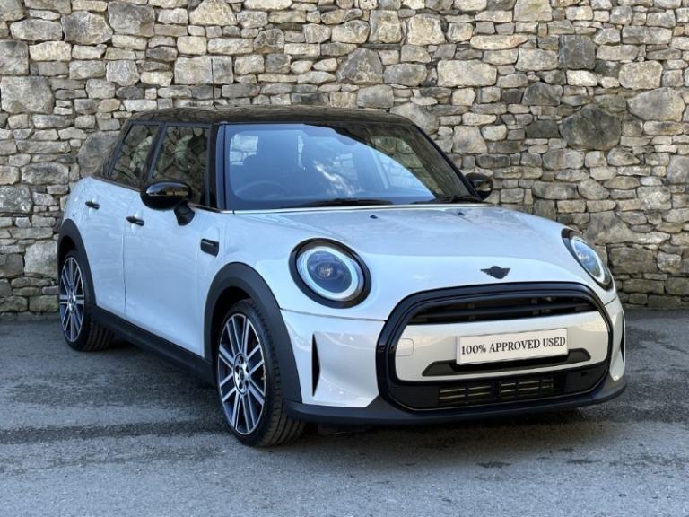 MINI HATCHBACK 1.5 Cooper Exclusive 5dr Auto