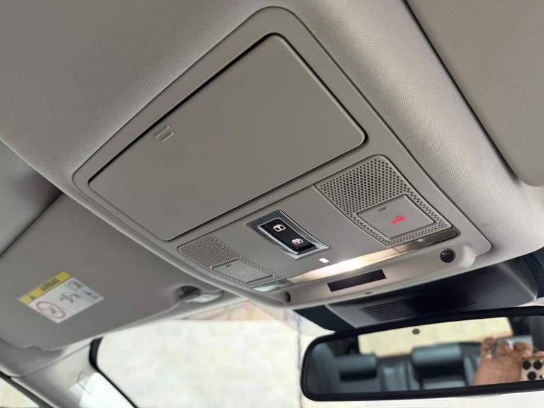 2016 Land Rover Discovery Sport 2.0 TD4 HSE Luxury SUV 5dr Diesel Auto 4WD Euro