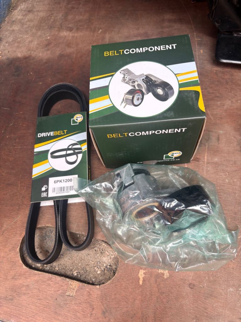 Nissan juke 1.5 dci alternator belt and tensioner BRAND NEW NEVER USED