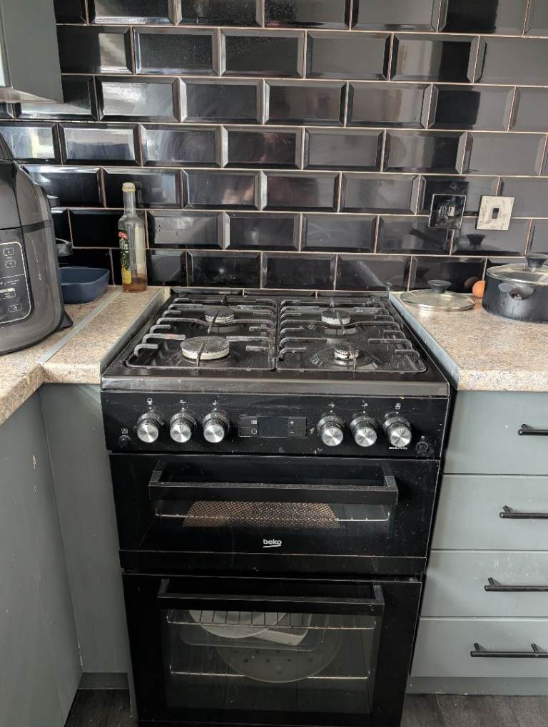 Beko Double Oven Gas Cooker Black — Moving Sale