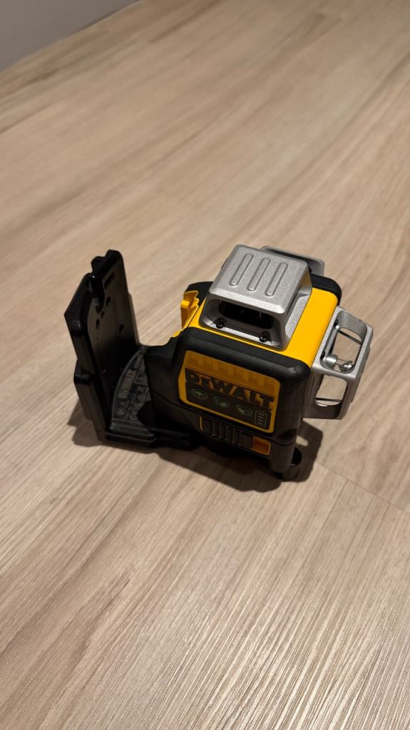 DeWalt DCE089D1G 3 Way Green Laser. Bare Unit Only. Good Condition. Bargain.