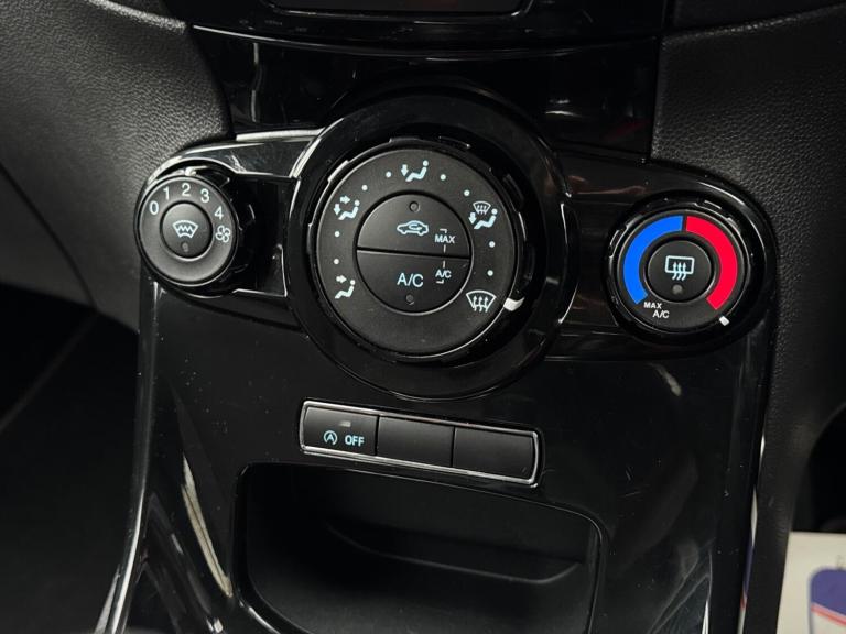 2015 Ford Fiesta 1.0 EcoBoost 140 Zetec S Red 3dr HATCHBACK PETROL Manual