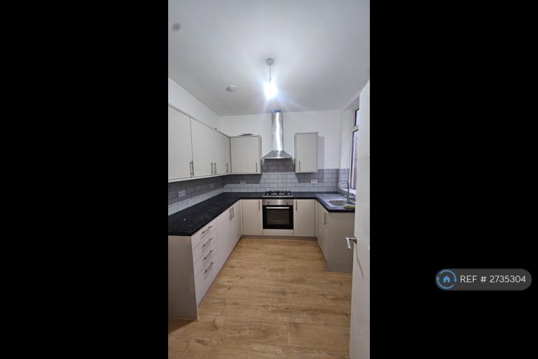 3 bedroom house in Rochdale Road, Middleton, Manchester, M24 (3 bed) (#2735304)