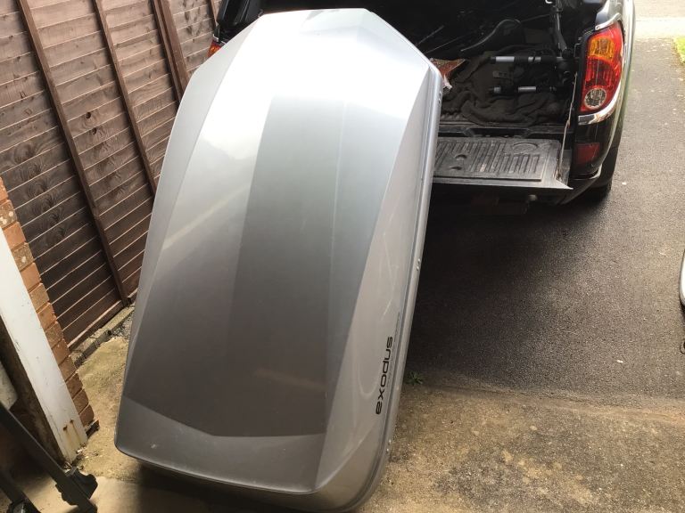 EXODUS ROOF BOX WITH CROSS BARS 