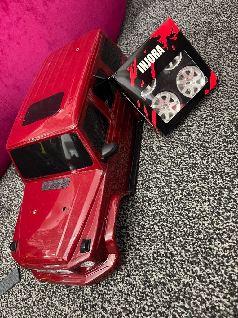 Tamiya Mercedes G Wagon Shell and Wheels 1:10