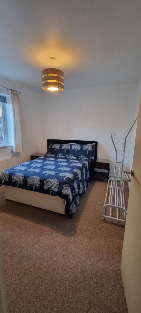 Double room in 3-bed house