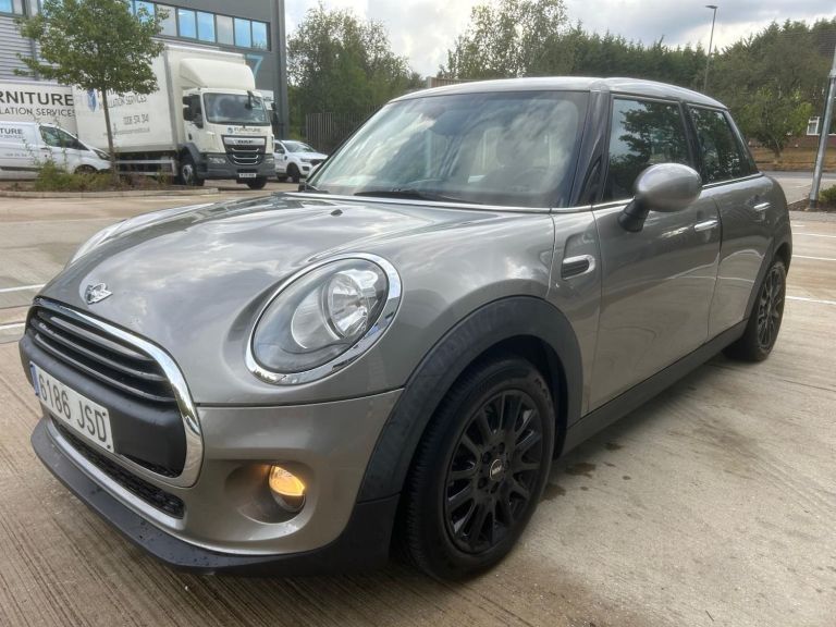 MINI Cooper ONE TURBO PETROL 5 SEATER 6 SPEED MANUAL LEFT HAND DRIVE Hatchback Petrol Manual