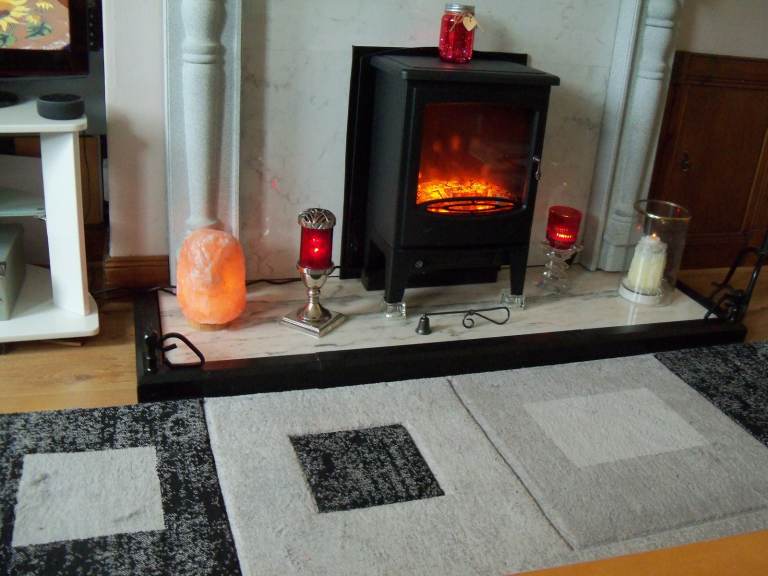 Fender For Fire Place  Black Metal Adjustable Fender