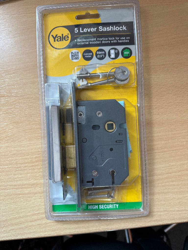 Lock - Yale, 5 lever sashlock, NEW sealed