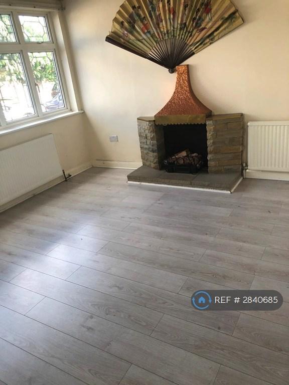 4 bedroom house in Oakington Avenue, Hayes, UB3 (4 bed) (#2840685)