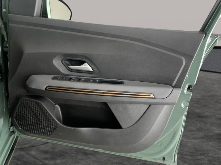 2024 Dacia Sandero Stepway 1.0 TCe EXTREME Hatchback 5dr Petrol Manual Euro 6 (s/s) (90 ps) - NAV...