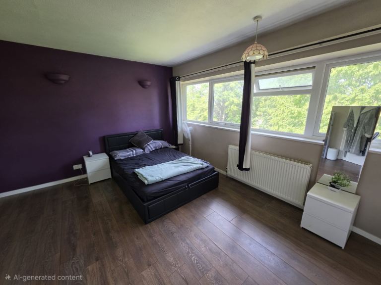 Large spacious room for Couple or small family - All bills included - KT17 4DU