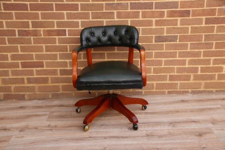 Banker’s Chesterfield Chair (UK Delivery)