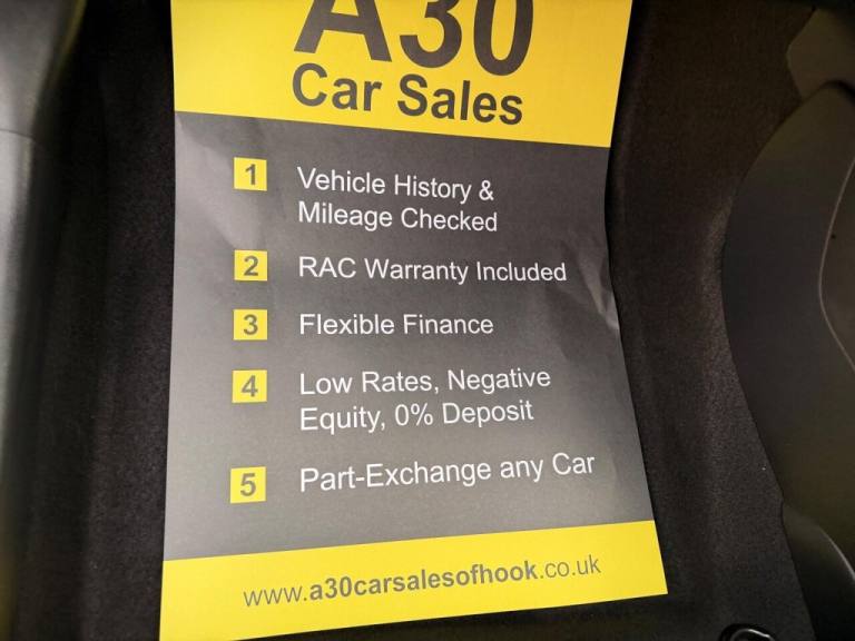 2015 Toyota Yaris 1.4 D-4D Icon Euro 6 5dr Hatchback Diesel Manual