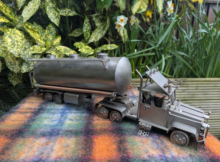 Hinz & Kunst steel model tanker truck