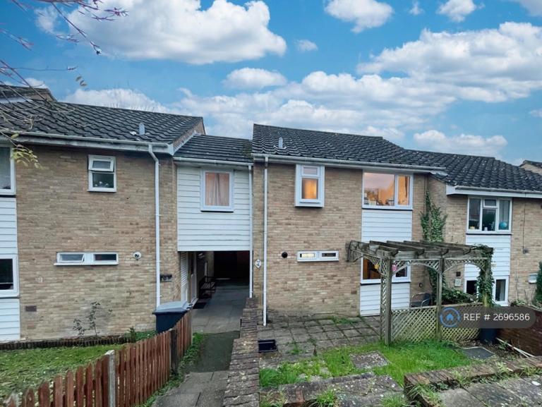 4 bedroom house in The Valley, Winchester, SO22 (4 bed) (#2696586)