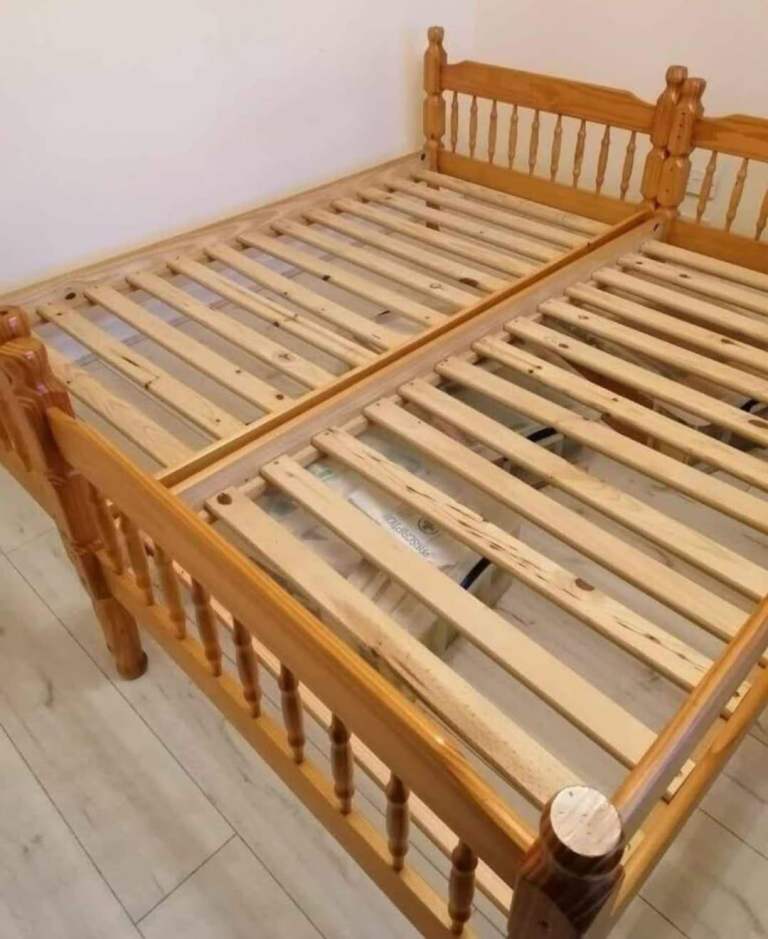 2 single bed frame.  Good condition and 