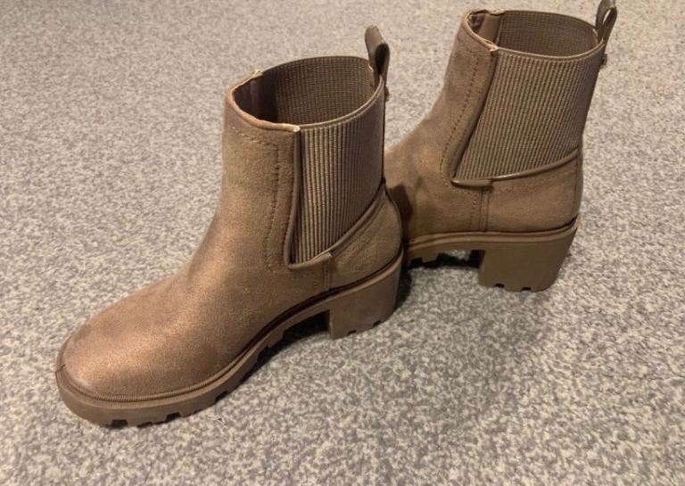 River Island Child’s Brown Chelsea Boots (New) size 2