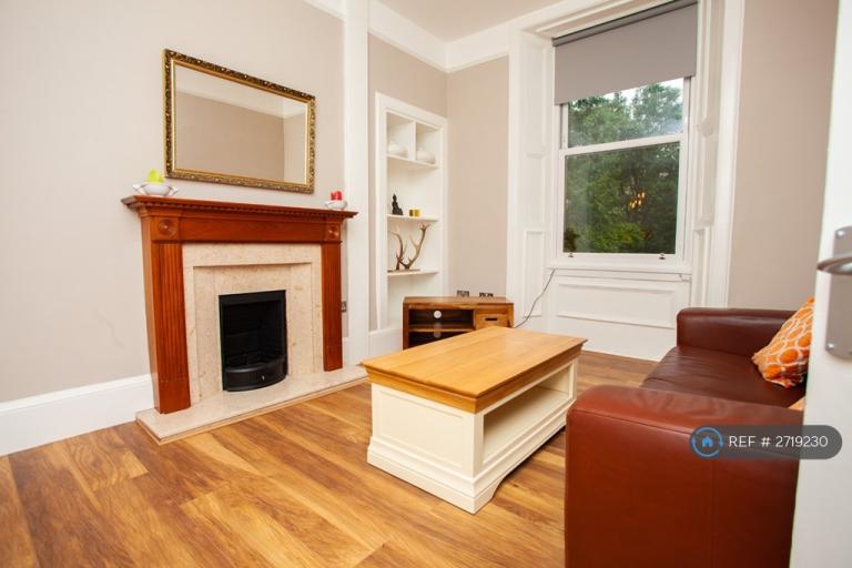 1 bedroom flat in Brunswick Street, Edinburgh, EH7 (1 bed) (#2719230)
