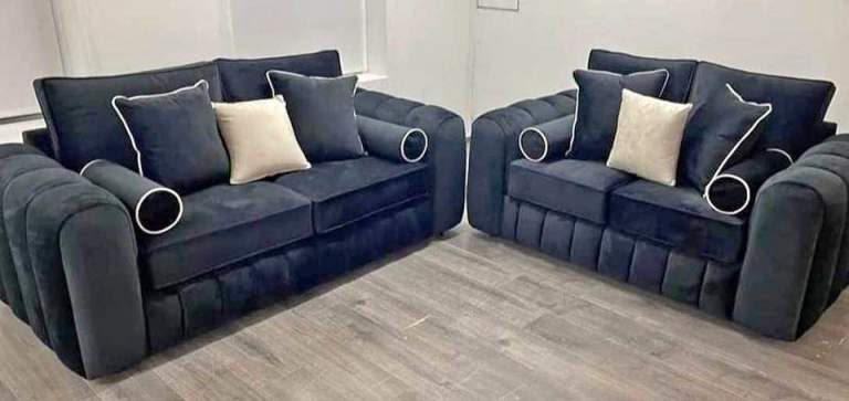 Modern Black Velvet Sofa Set 