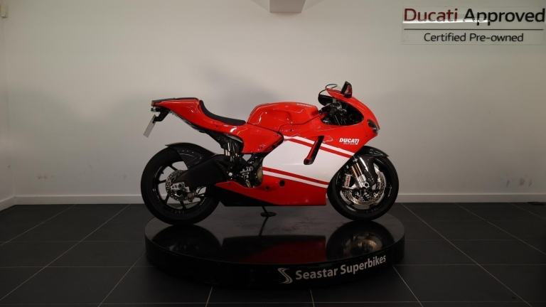 DUCATI DESMOSEDICI TEAM VERSION - 2009 - 850 MILES