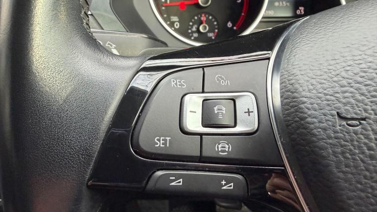 2018 Volkswagen Tiguan 2.0 TDI SE Navigation DSG 4Motion Euro 6 (s/s) 5dr