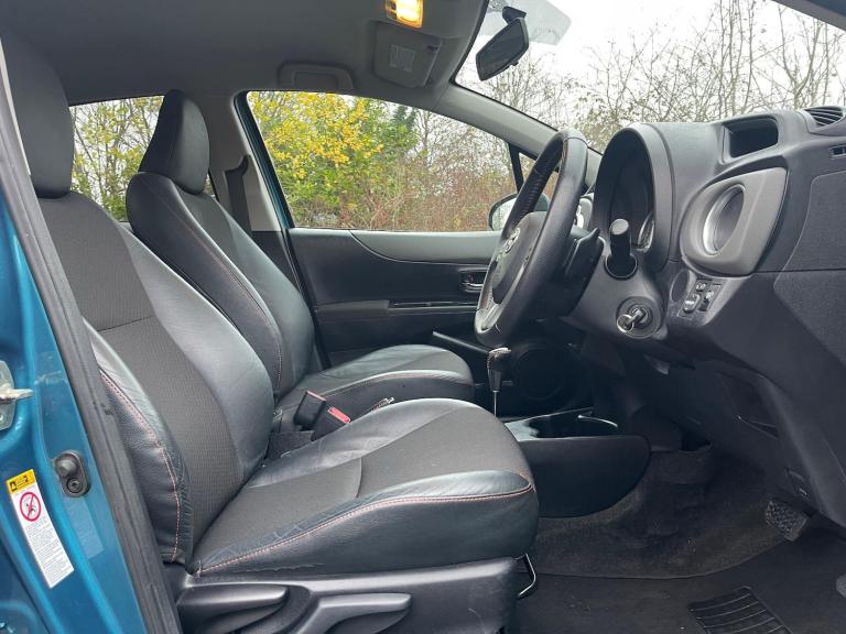 2012 Toyota Yaris 1.33 VVT-i SR 5dr Multidrive S HATCHBACK PETROL Automatic