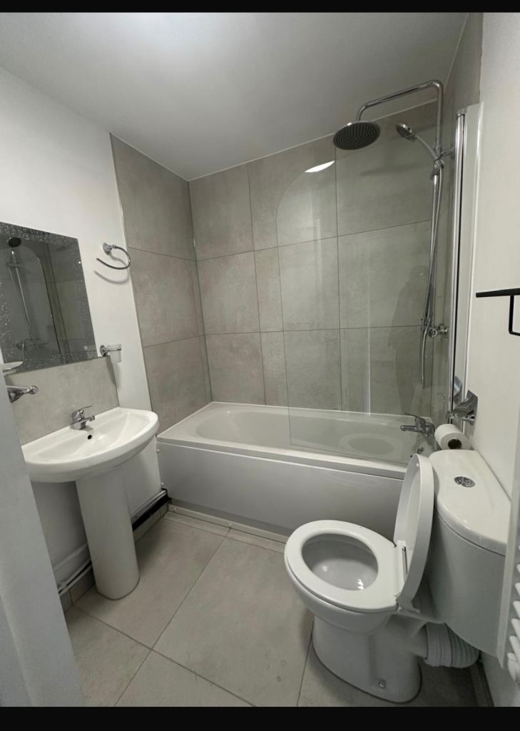 1 & 2 Bedroom Flats Available 