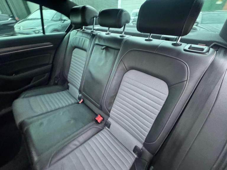 2015 Volkswagen Passat 2.0 TDI SCR 190 R-Line 4dr SALOON DIESEL Manual