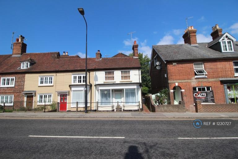 3 bedroom house in Rose Cottages, Forest Row, RH18 (3 bed) (#1230727)