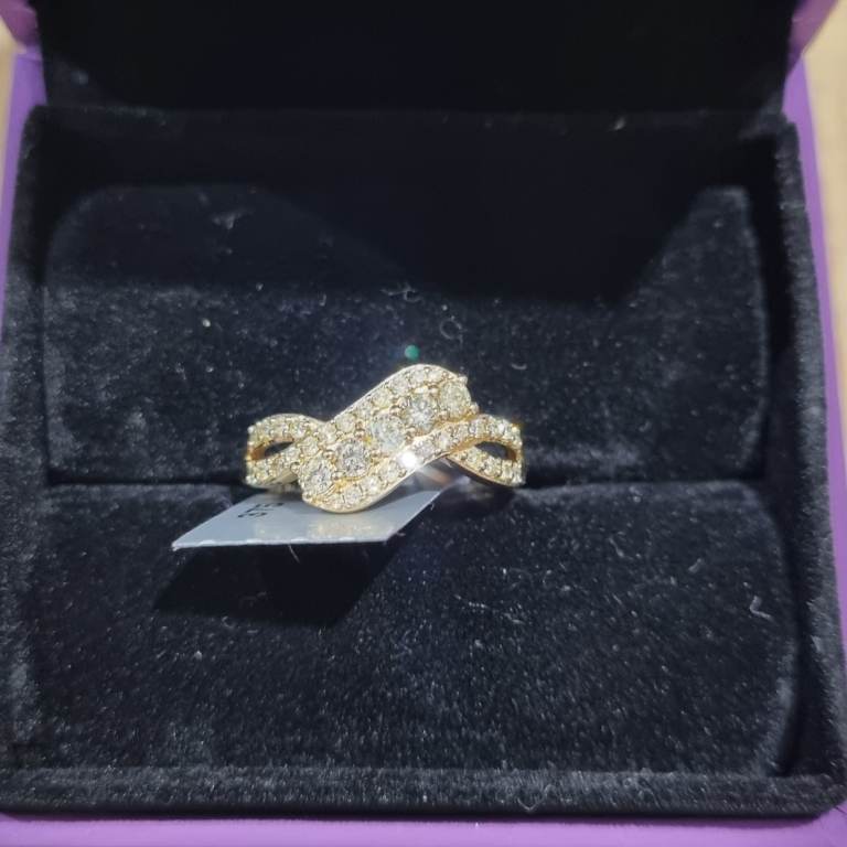 Gold 9ct Diamond cluster ring.  0.50ct. 