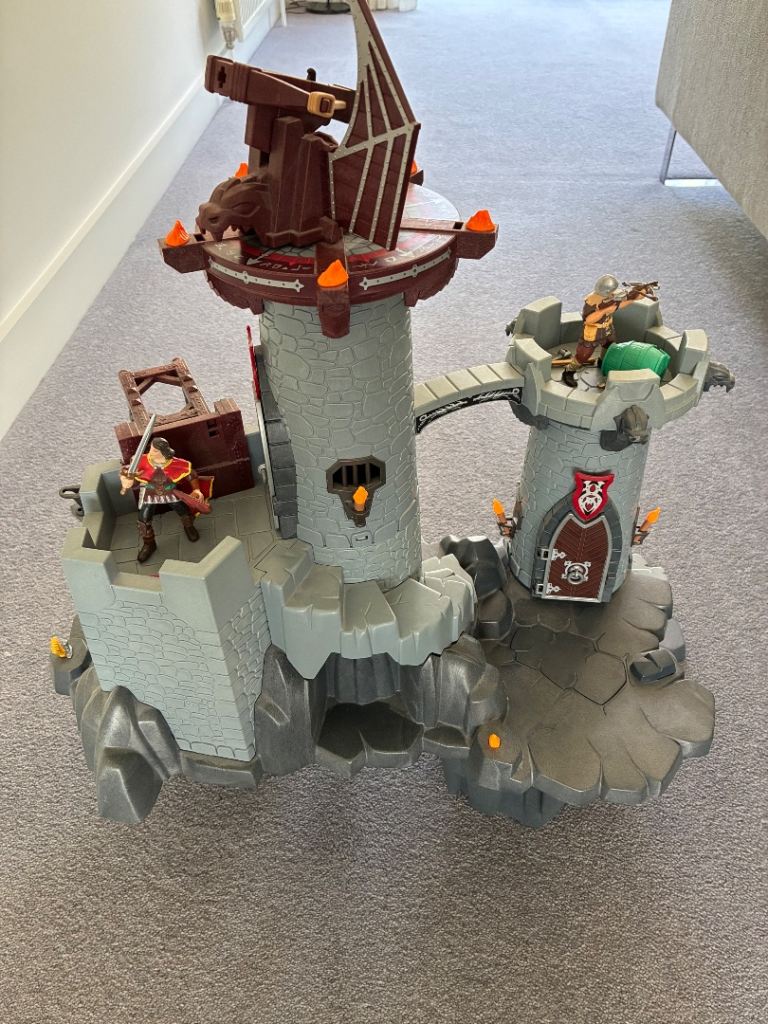 Playmobil Knights & Dragons Castle - excellent condition