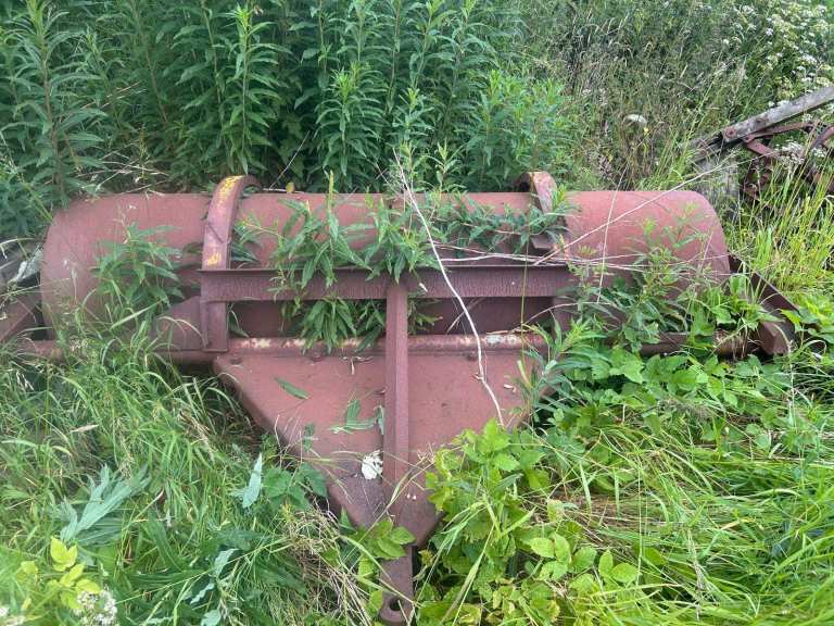 Large Metal Water Trough/Feeder – Rustic Condition