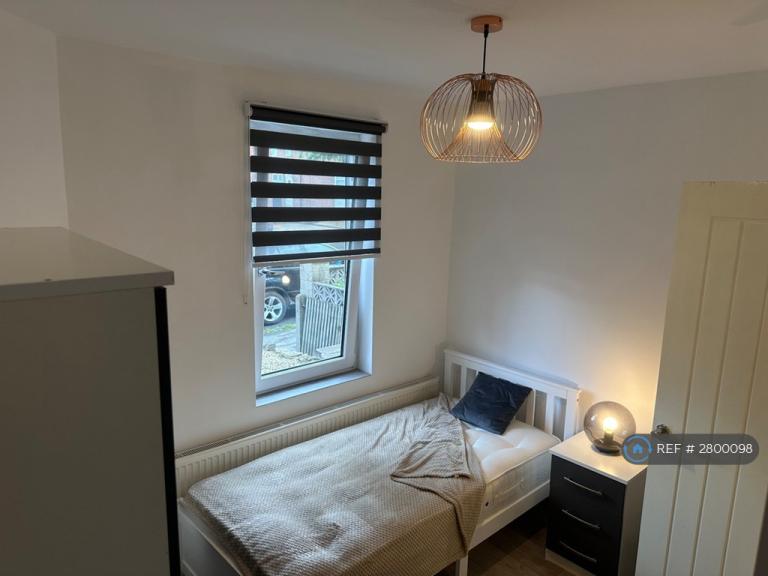 1 bedroom in Shaftsbury Avenue, Mansfield, NG19 (#2800098)