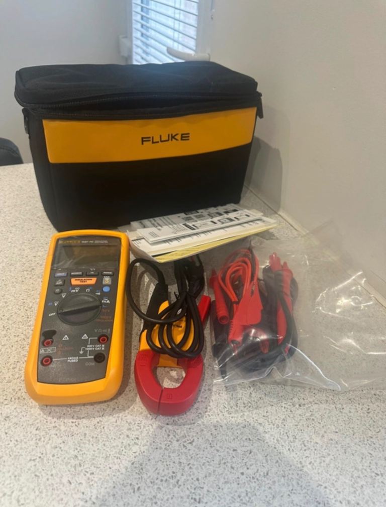Fluke 1587 current clamp fc multimeter set